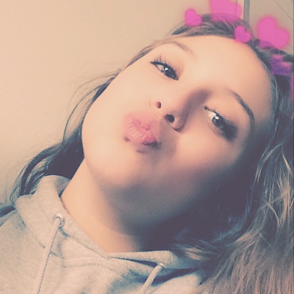 Meet your Posher, Rachael - Picture 2 of 3